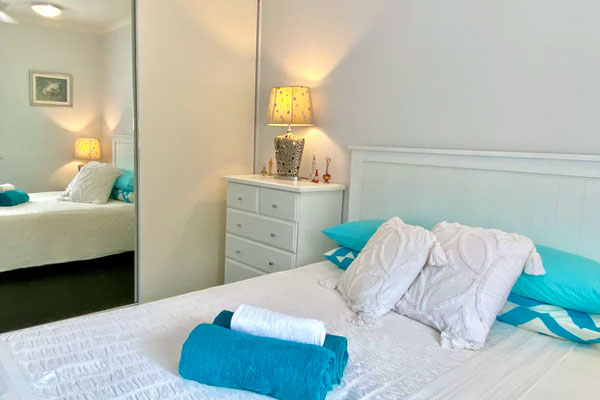 Cruises Deals Room 1